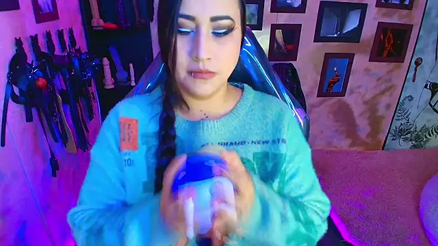 Snapshot of cherryy_bombshelll chatting on 02-05-26, 04:11 cherryy bombshelll online show from 02-05-26, 04:11