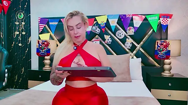 SophieWinsloow online show from 07-17-26, 11:50
