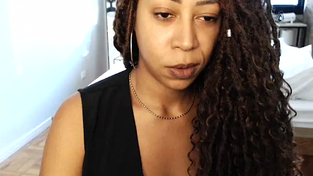 dianagolley420 online show from 02-17-25, 08:47