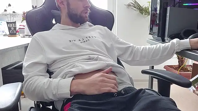 Snapshot of ademandjulia chatting on 02-05-26, 12:21 ademandjulia online show from 02-05-26, 12:21