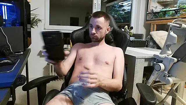 Snapshot of ademandjulia chatting on 02-20-26, 09:04 ademandjulia online show from 02-20-26, 09:04