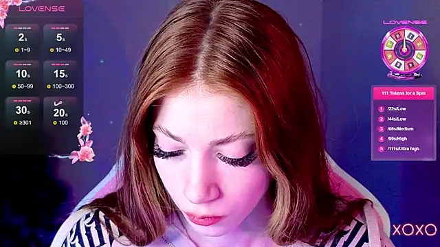 Snapshot of MagicLadyyy chatting on 02-21-25, 12:16 MagicLadyyy online show from 02-21-25, 12:16