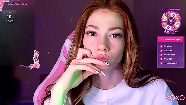 Snapshot of MagicLadyyy chatting on 02-28-25, 09:33 MagicLadyyy online show from 02-28-25, 09:33