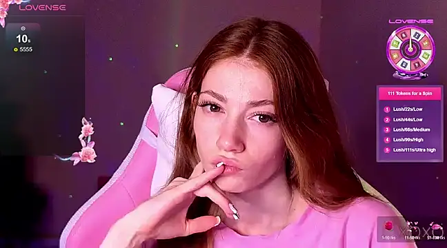 Snapshot of MagicLadyyy chatting on 03-05-25, 11:27 MagicLadyyy online show from 03-05-25, 11:27