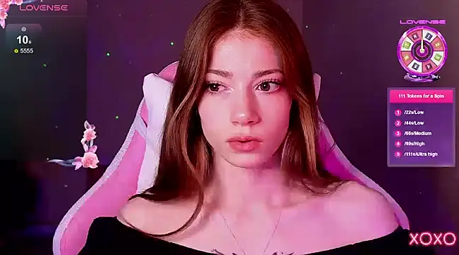 Snapshot of MagicLadyyy chatting on 03-08-25, 08:46 MagicLadyyy online show from 03-08-25, 08:46