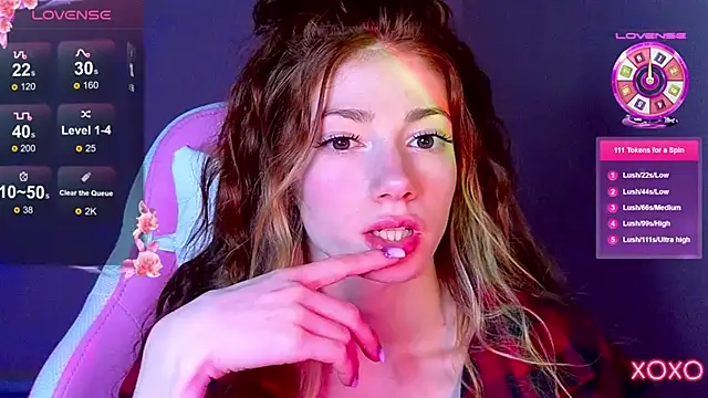 Snapshot of MagicLadyyy chatting on 03-22-25, 11:09 MagicLadyyy online show from 03-22-25, 11:09