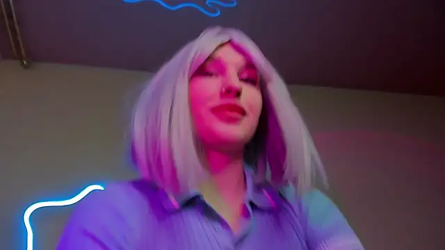 Snapshot of EvelinaLuu chatting on 03-23-25, 07:31 EvelinaLuu online show from 03-23-25, 07:31