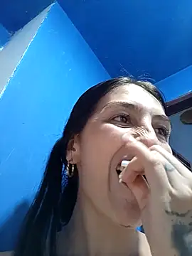 single mother indecent online show from 11-03-25, 04:41