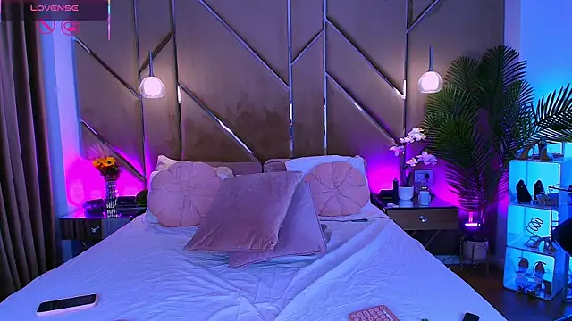 Lellie   online show from 02-27-26, 05:57