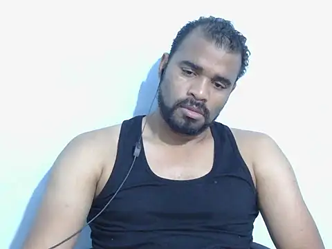 Snapshot of YOX22 chatting on 11-08-25, 05:40 YOX22 online show from 11-08-25, 05:40