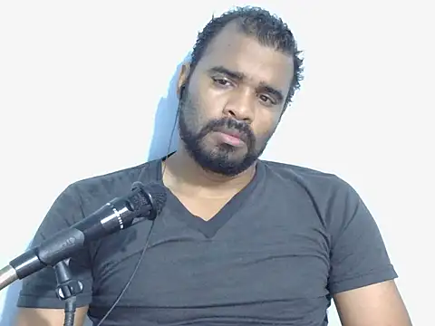 Snapshot of YOX22 chatting on 11-12-25, 05:19 YOX22 online show from 11-12-25, 05:19