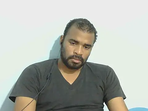 Snapshot of YOX22 chatting on 11-16-25, 04:51 YOX22 online show from 11-16-25, 04:51