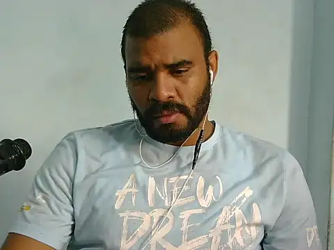 Snapshot of YOX22 chatting on 02-02-26, 01:43 YOX22 online show from 02-02-26, 01:43