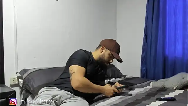 mikeblaree online show from 11-04-25, 02:38