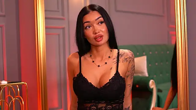 SashaFerrera online show from 02-20-25, 01:03