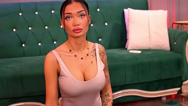 SashaFerrera online show from 02-20-25, 06:57