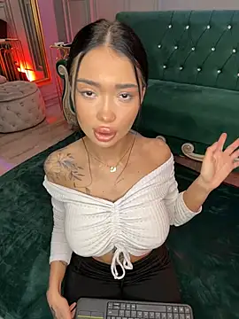 SashaFerrera online show from 03-04-25, 09:11