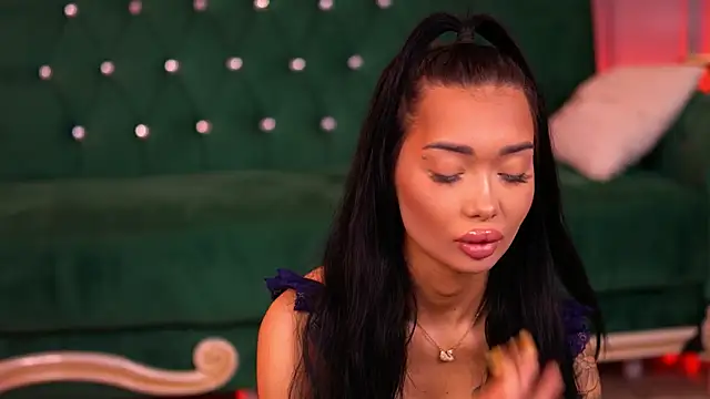 SashaFerrera online show from 03-05-25, 07:17