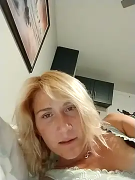 Skippydippy99 online show from 10-26-25, 11:20