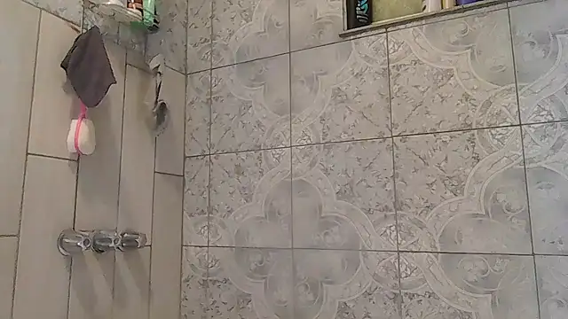 Snapshot of ShysluutGia chatting on 10-06-25, 09:51 ShysluutGia online show from 10-06-25, 09:51