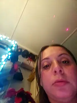 Snapshot of ShysluutGia chatting on 11-19-25, 01:16 ShysluutGia online show from 11-19-25, 01:16