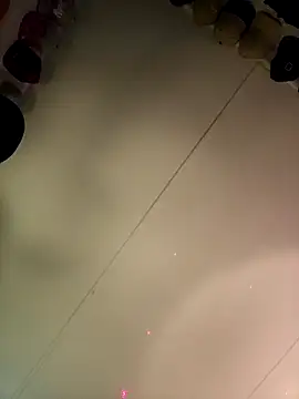 Snapshot of ShysluutGia chatting on 11-21-25, 05:00 ShysluutGia online show from 11-21-25, 05:00