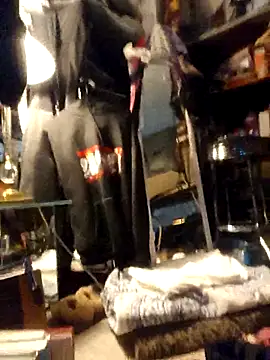 Snapshot of ShysluutGia chatting on 11-24-25, 11:26 ShysluutGia online show from 11-24-25, 11:26