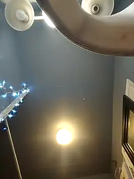 Snapshot of ShysluutGia chatting on 11-30-25, 01:20 ShysluutGia online show from 11-30-25, 01:20