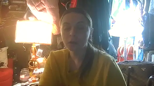 Snapshot of ShysluutGia chatting on 05-10-26, 06:29 ShysluutGia online show from 05-10-26, 06:29