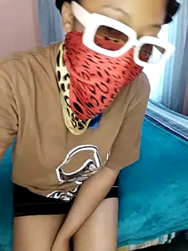 Snapshot of prettiechanti chatting on 09-10-25, 06:46 prettiechanti online show from 09-10-25, 06:46