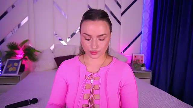 LindsieGreyy online show from 10-11-25, 07:29