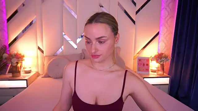 LindsieGreyy online show from 05-16-26, 06:32