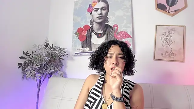 Dhalila  online show from 02-28-25, 01:47