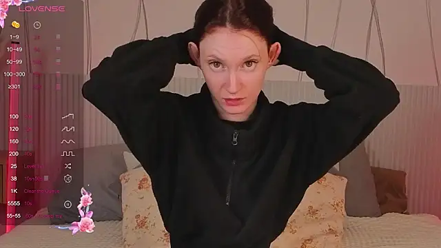 Snapshot of JoYung chatting on 10-12-25, 04:22 JoYung online show from 10-12-25, 04:22