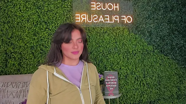 Snapshot of emmiily_z chatting on 02-11-25, 08:10 emmiily z online show from 02-11-25, 08:10