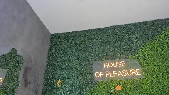 Snapshot of emmiily_z chatting on 02-22-25, 11:24 emmiily z online show from 02-22-25, 11:24