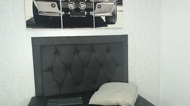 Snapshot of Selena_fox7 chatting on 03-08-25, 02:45 Selena fox7 online show from 03-08-25, 02:45