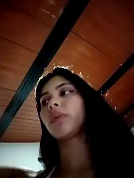 CHLOE ISABELL online show from 12-21-25, 03:24