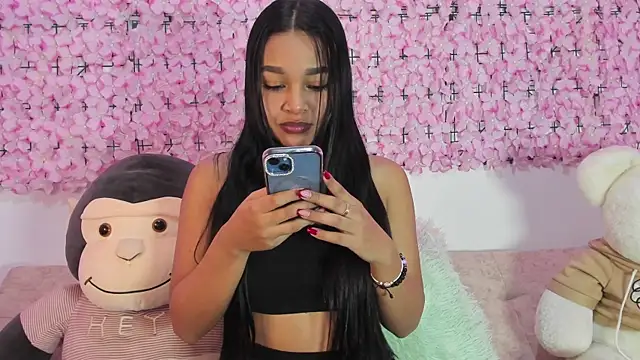 Snapshot of Lynda_Bonnie chatting on 11-15-25, 01:18 Lynda Bonnie online show from 11-15-25, 01:18