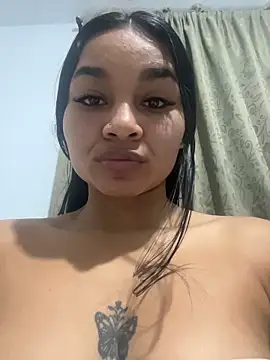 Snapshot of Lynda_Bonnie chatting on 12-14-25, 03:01 Lynda Bonnie online show from 12-14-25, 03:01