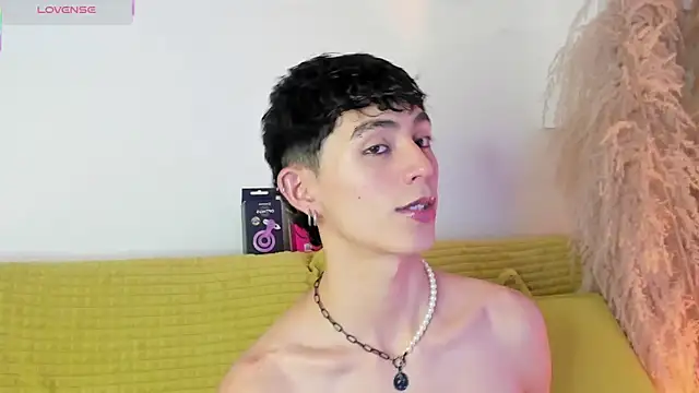 Snapshot of MaikyCooper chatting on 10-02-25, 08:49 MaikyCooper online show from 10-02-25, 08:49