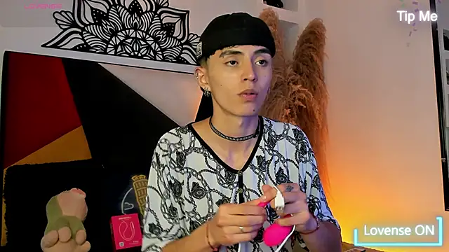 Snapshot of MaikyCooper chatting on 10-10-25, 08:19 MaikyCooper online show from 10-10-25, 08:19