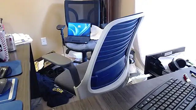 olderandwiser2 online show from 09-18-25, 06:32