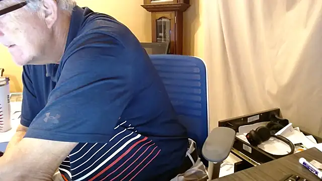 olderandwiser2 online show from 10-01-25, 03:34