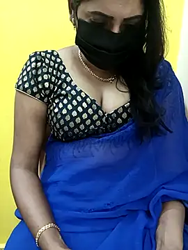 Snapshot of Thamarai28 chatting on 03-18-25, 06:03 Thamarai28 online show from 03-18-25, 06:03