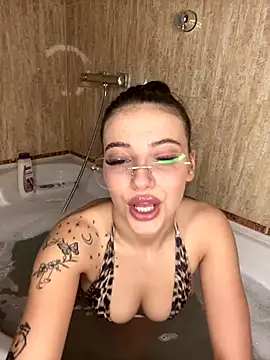 Foxy Rosee online show from 10-21-25, 06:30