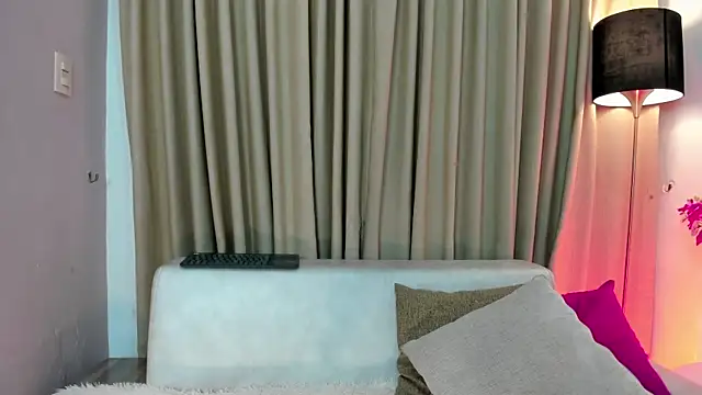 Snapshot of MiaHertz chatting on 03-01-25, 11:58 MiaHertz online show from 03-01-25, 11:58