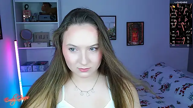 Snapshot of EmilyxxGraces chatting on 12-20-25, 08:38 EmilyxxGraces online show from 12-20-25, 08:38