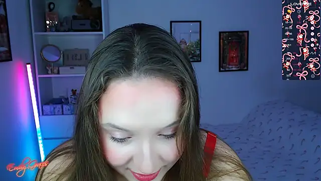 Snapshot of EmilyxxGraces chatting on 12-22-25, 07:33 EmilyxxGraces online show from 12-22-25, 07:33