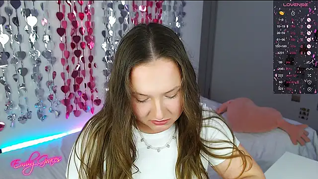 Snapshot of EmilyxxGraces chatting on 02-13-26, 07:10 EmilyxxGraces online show from 02-13-26, 07:10